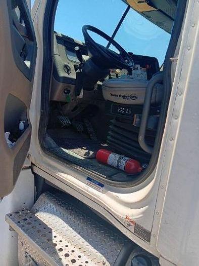 Used 2013 Freightliner Cascadia 125