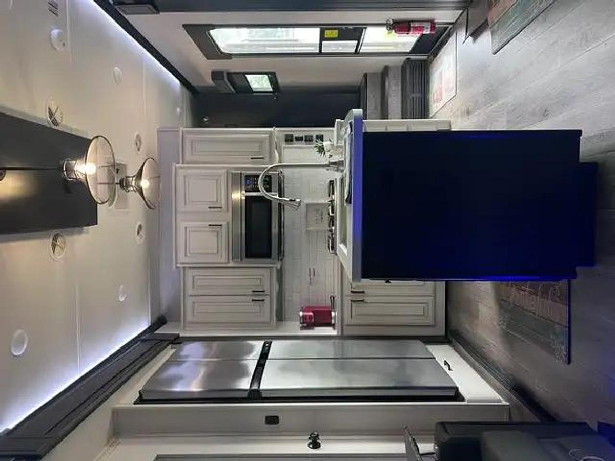 Used 2021 Highland Ridge Open Range 284RLS Travel Trailer