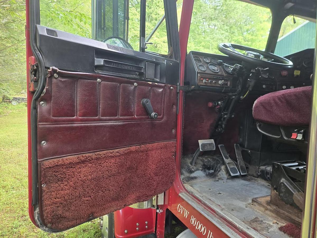 Used 1987 Freightliner FLC120 Conventional Sleeper Semi