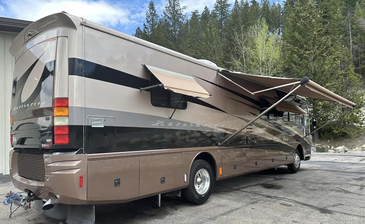 Used 2003 Fleetwood Revolution 40C