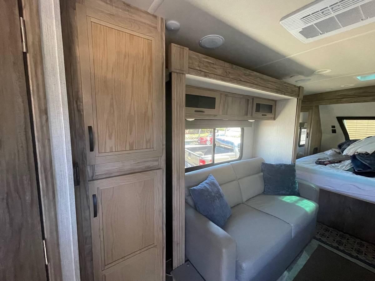 Used 2022 Palomino Solaire 24 ft 205SS