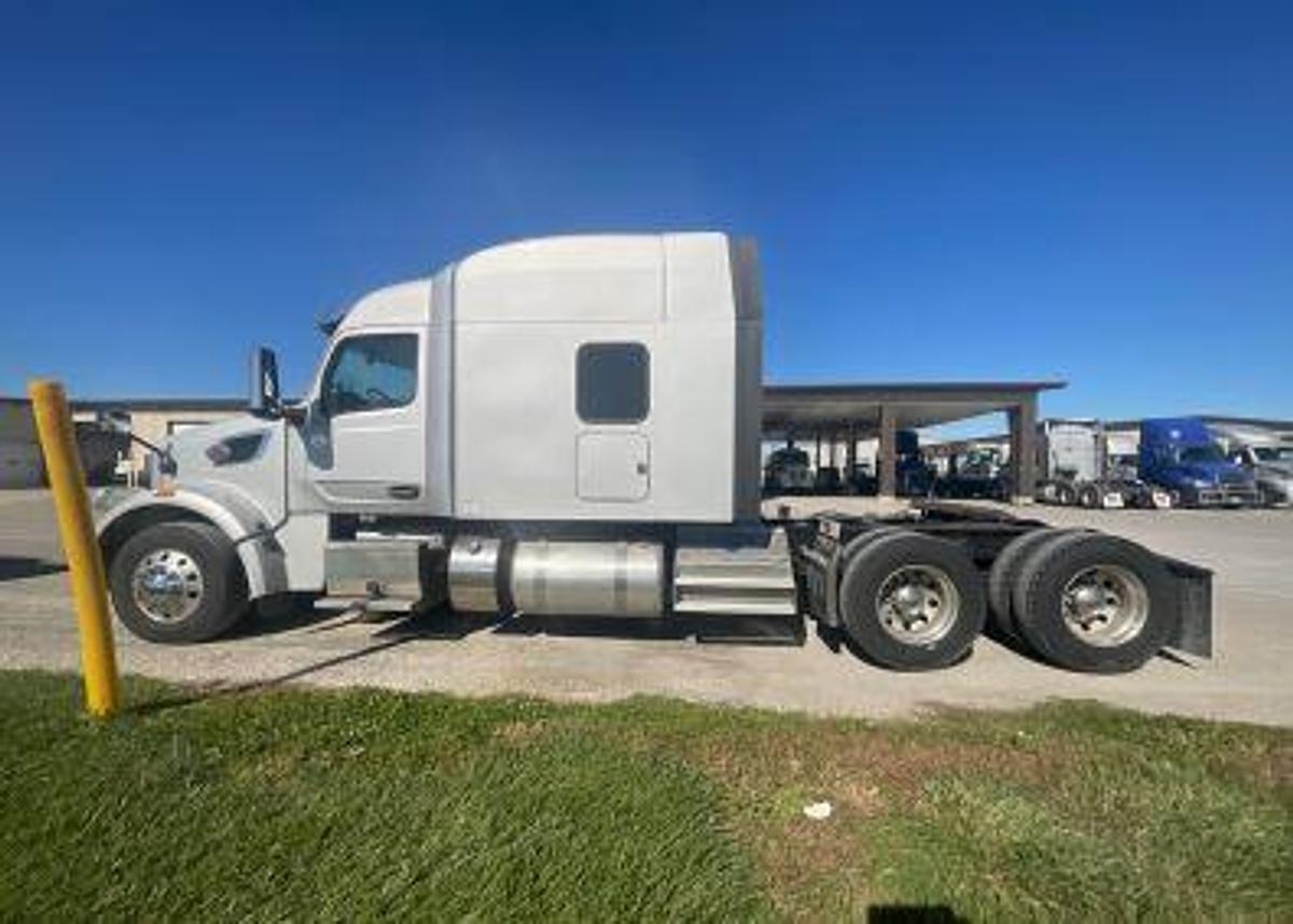 Used 2023 Peterbilt 567