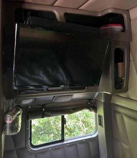 Used 2020 Peterbilt 389