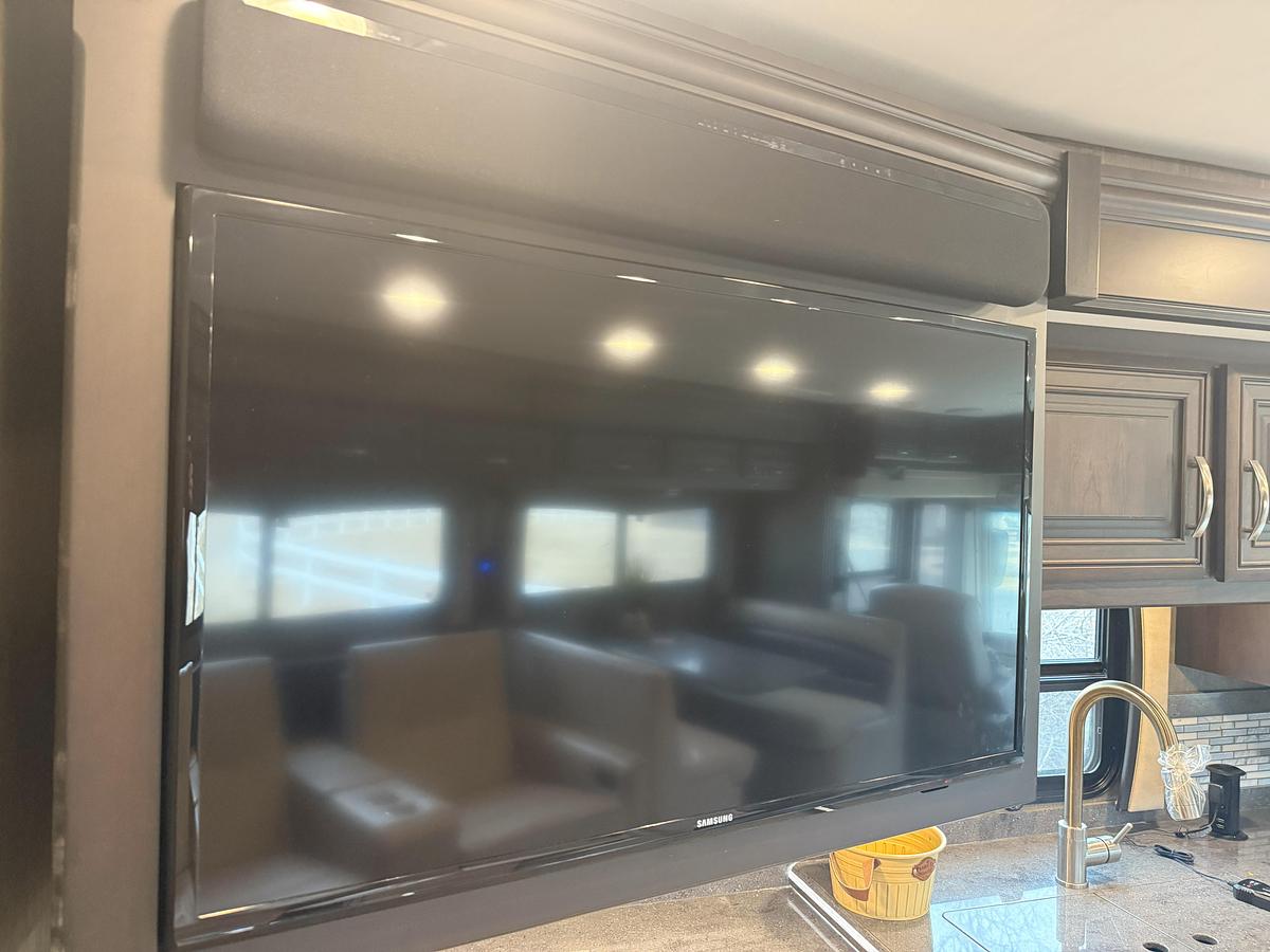 Used 2018 Forest River Berkshire XL 40C