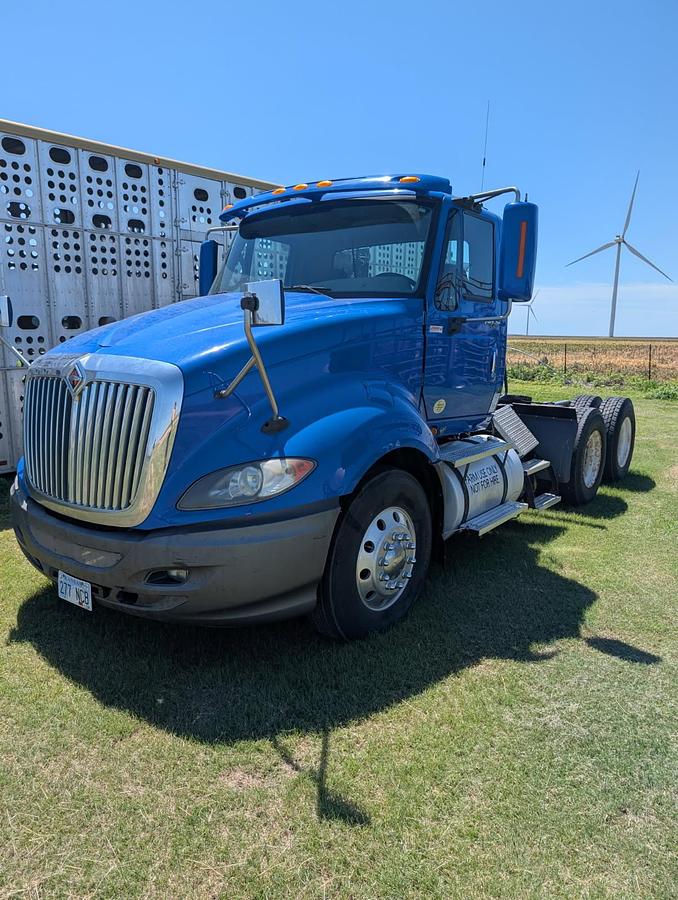 Used 2010 International Prostar Day Cab Semi Truck