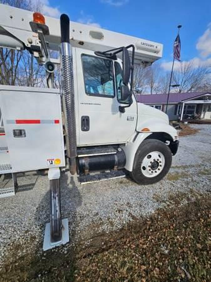 Used 2006 International Bucket Truck