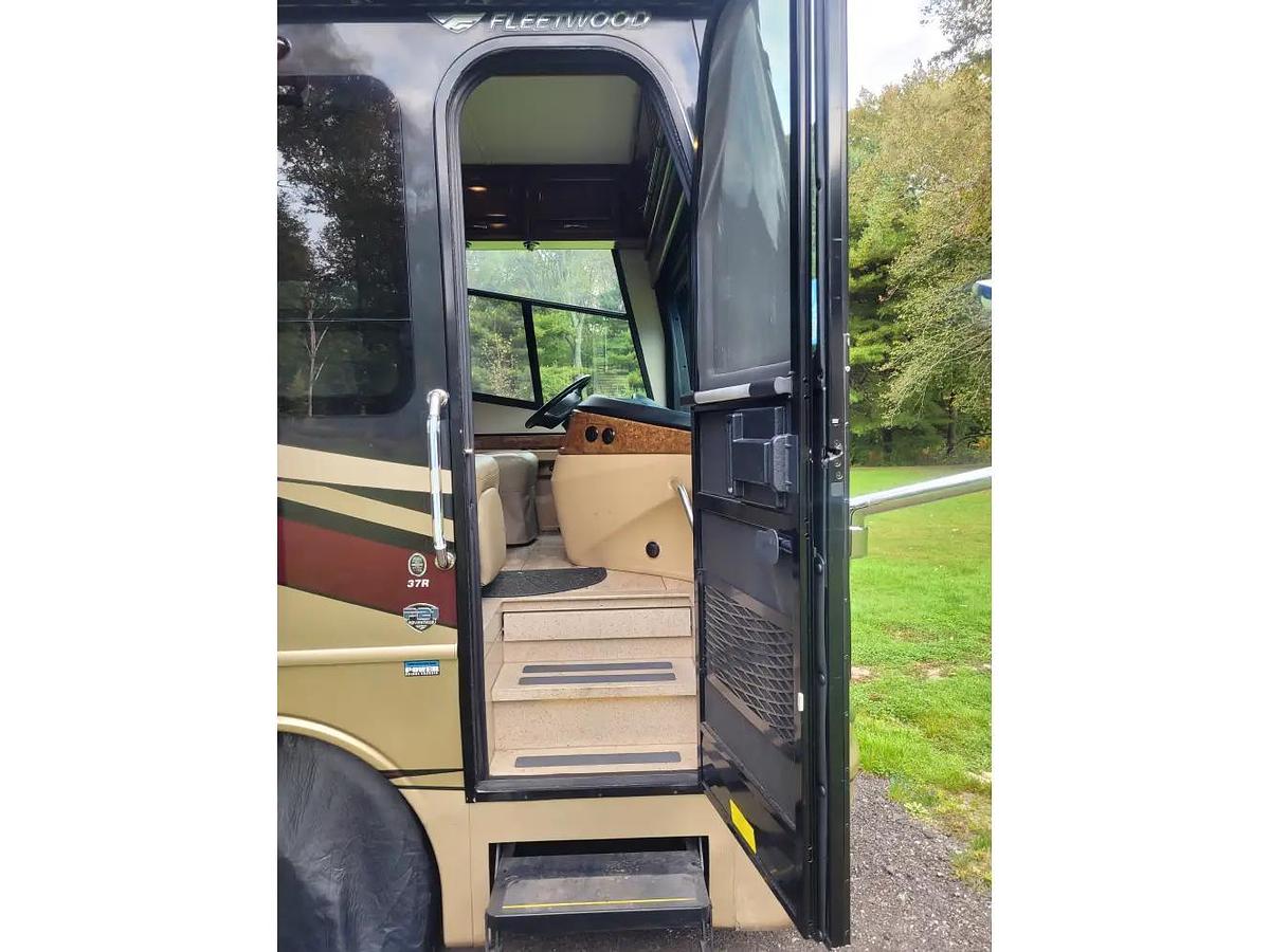 Used 2017 Fleetwood Discovery 37R Class A Motorhome