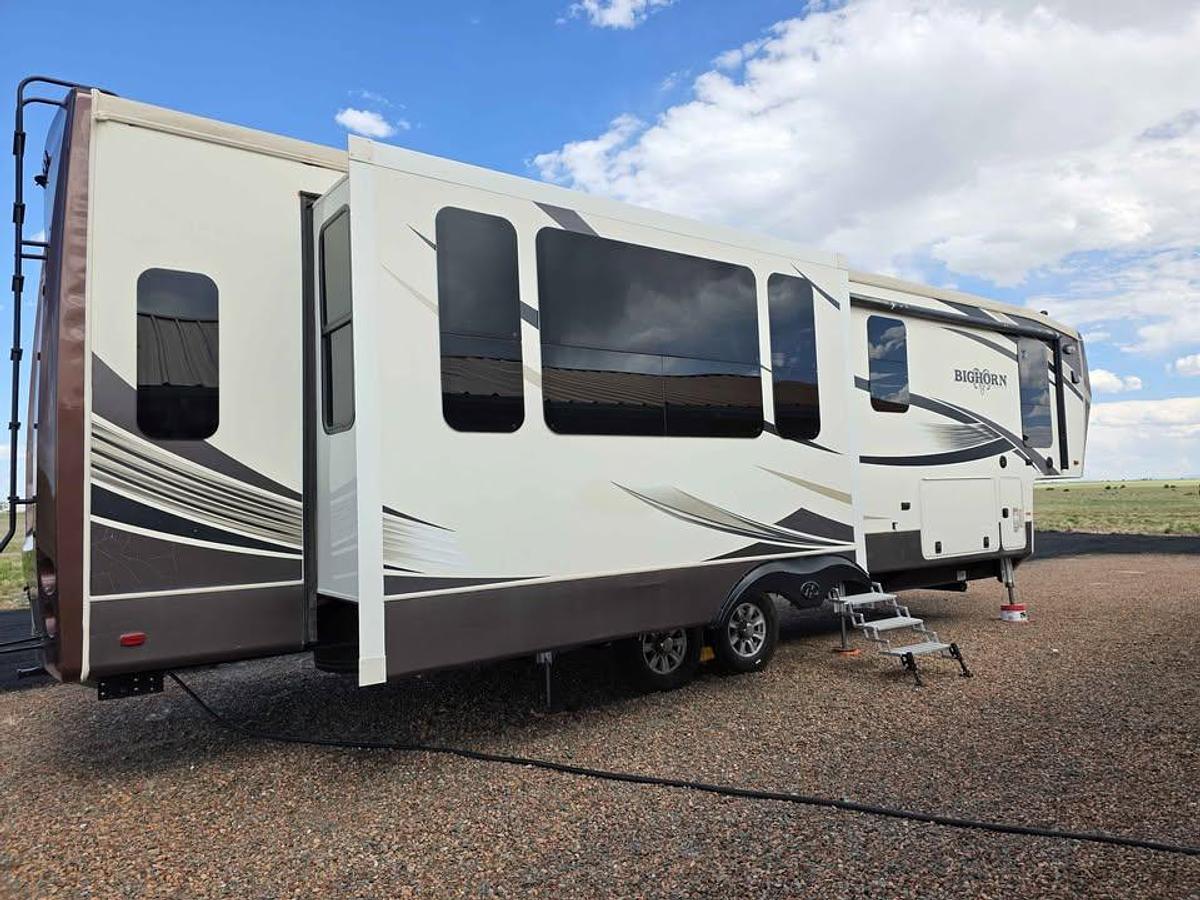 Used 2016 Heartland Bighorn 3575EL Fifth Wheel