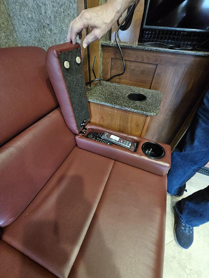 Used 2014 Fleetwood Expedition 40X