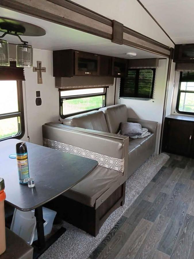 Used 2020 Keystone Springdale 253FWRE Fifth Wheel