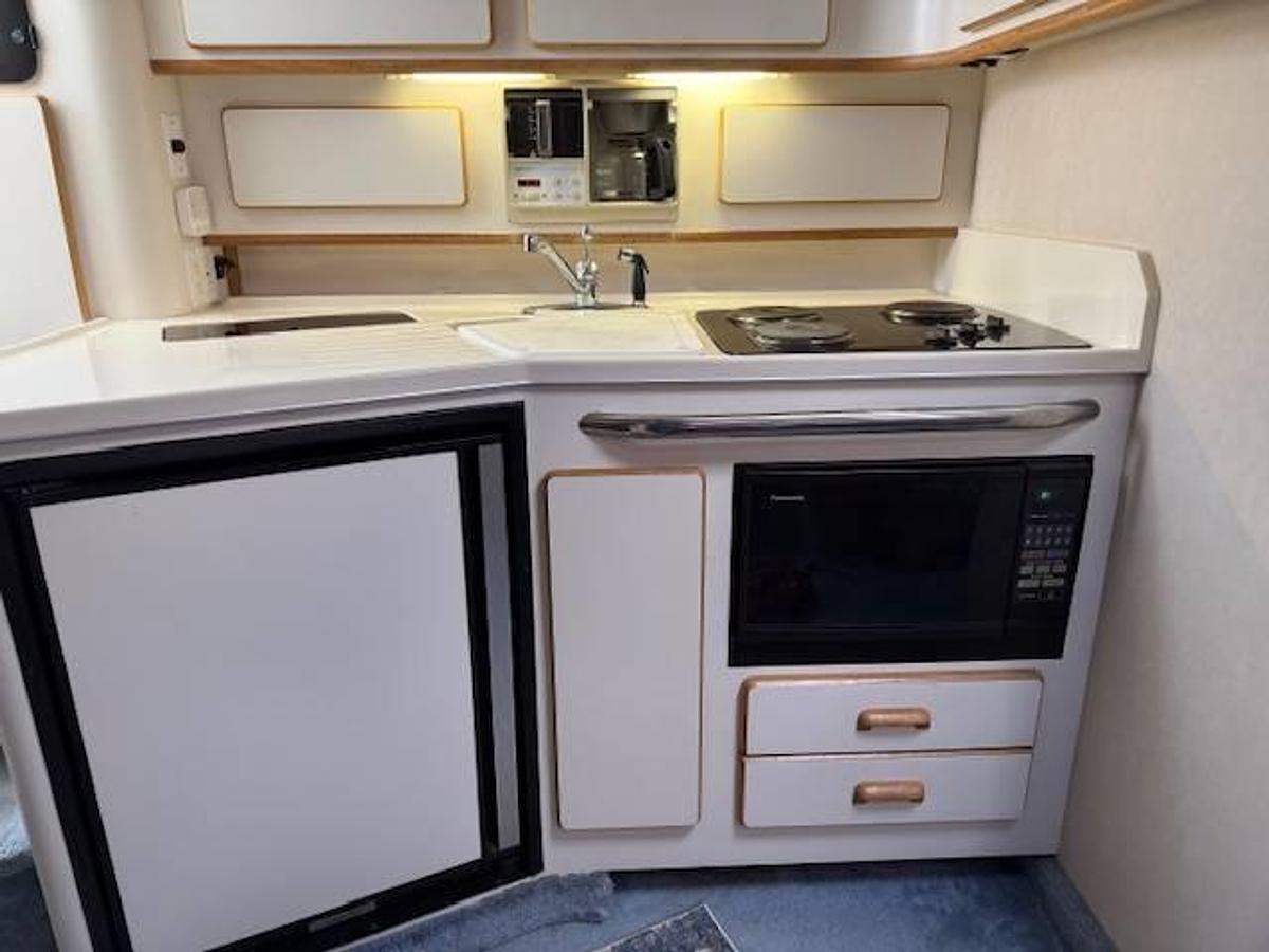 Used 1994 Sea Ray 370 Sundancer Powerboat