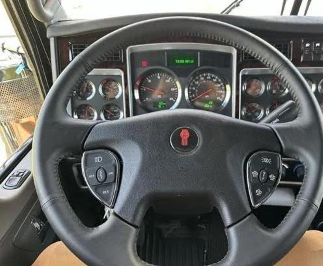 Used 2025 Kenworth W900L