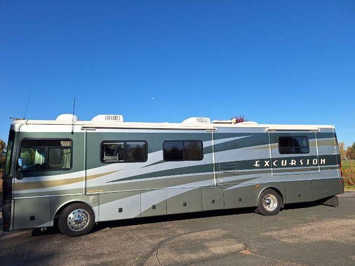 Used 2003 Fleetwood Excursion 39S