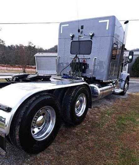 Used 2021 Peterbilt 567