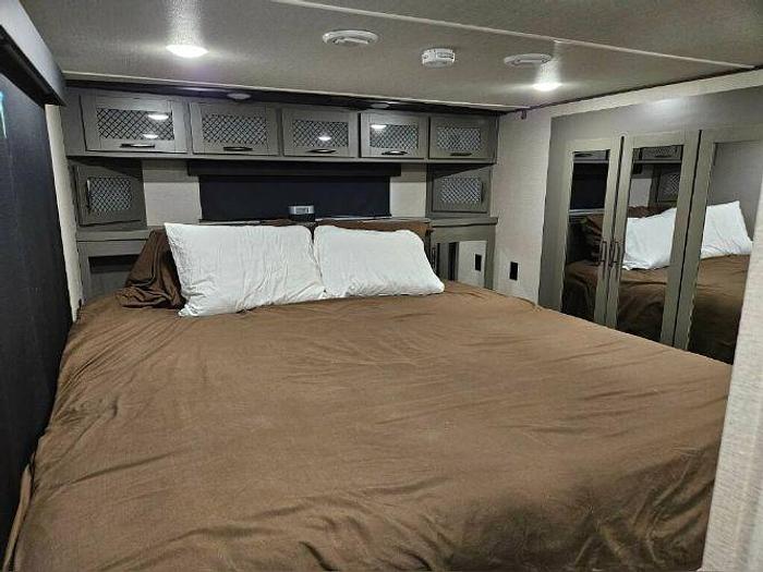 Used 2021 Grand Design Momentum 376TH