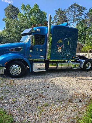 Used 2017 Peterbilt 579 Sleeper