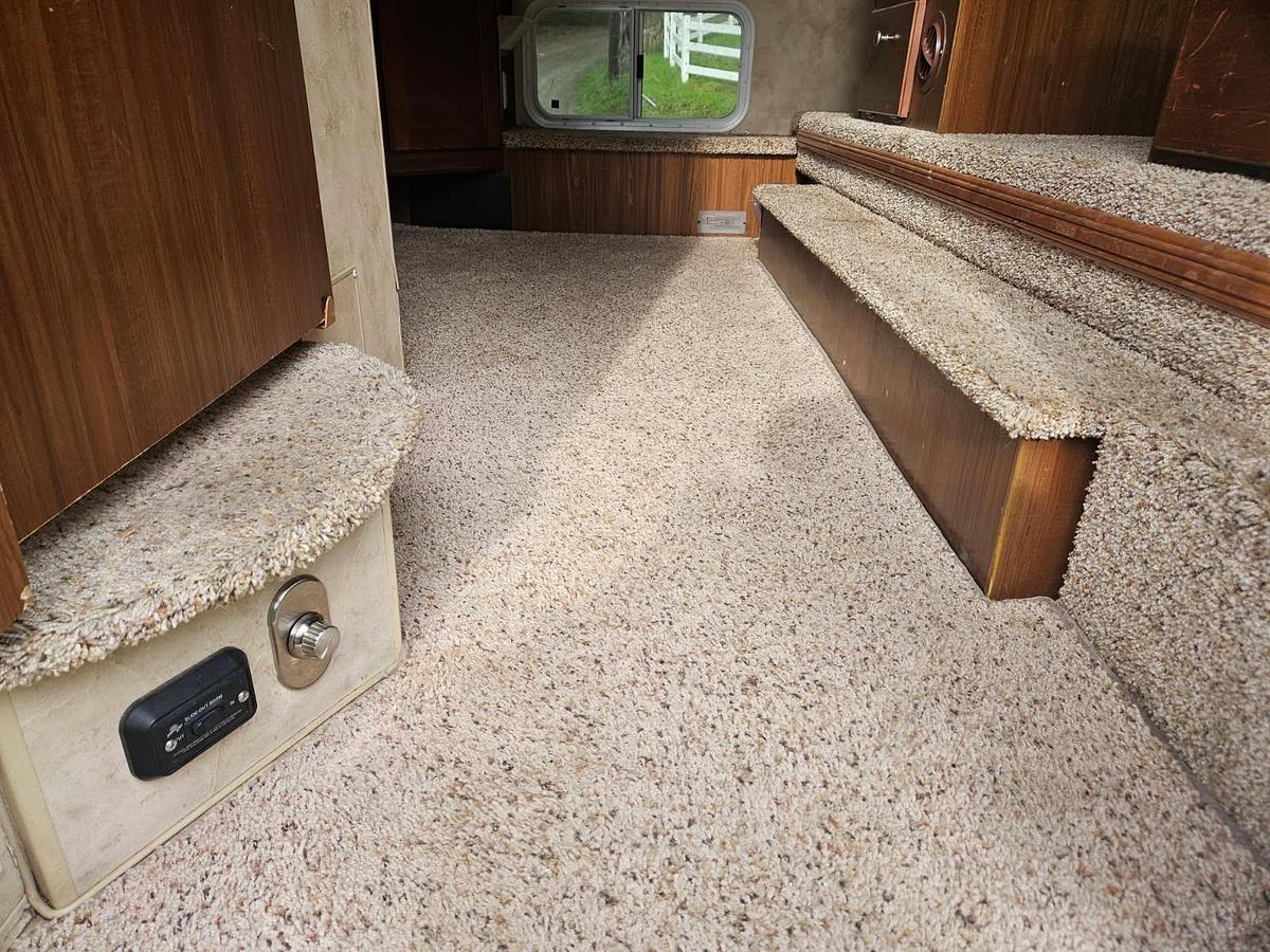 Used 2012 Arctic Fox 990 Camper
