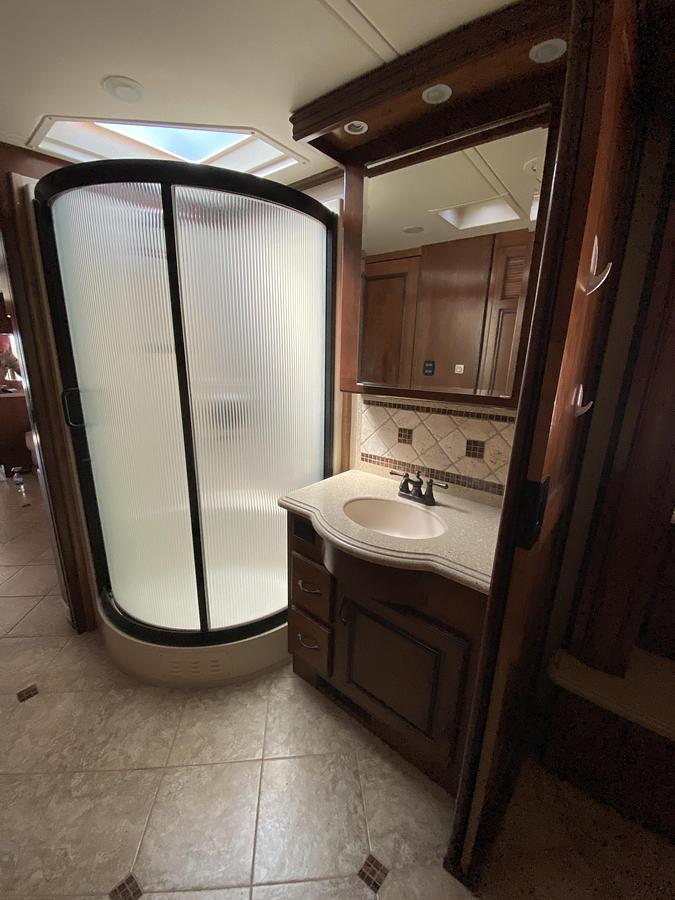 Used 2011 Monaco Camelot 43PKQ Class A Motorhome