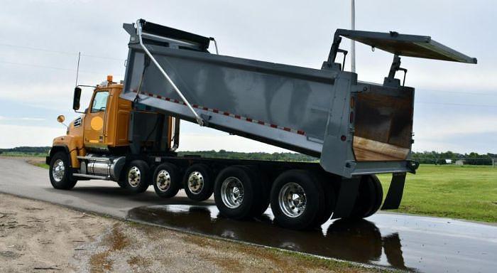 Used 2018 WESTERN STAR 4700