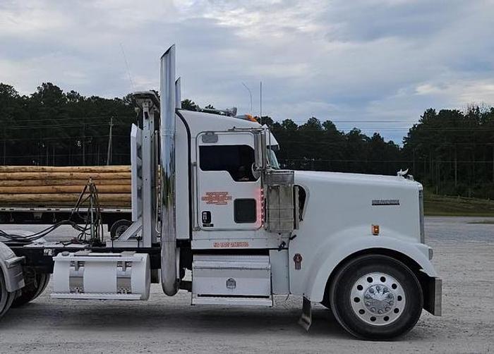 Used 2019 Kenworth W900