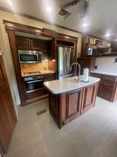 Used 2018 Keystone Alpine 3701FL