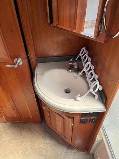 Used 2006 Monaco Camelot 42-DSQ