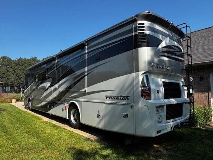 Used 2017 Tiffin Motorhomes Phaeton 40QBH