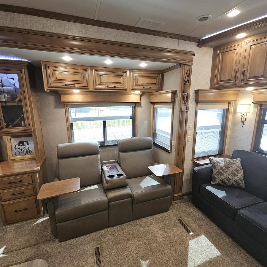 Used 2019 DRV Mobile Suite 44 Houston Fifth Wheel