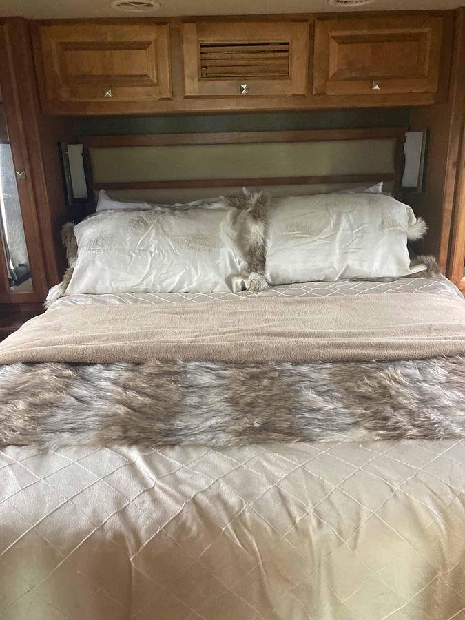 Used 2017 Tiffin Motorhomes Allegro Breeze 32BR Class A Motorhome