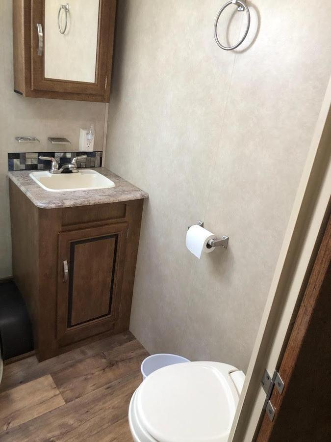 Used 2016 Forest River Wildwood T27RKSS Travel Trailer & 2016 Ford F250