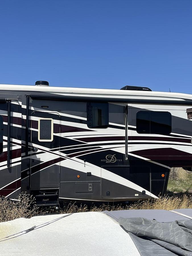 Used 2018 DRV Mobile Suites 38RSSA