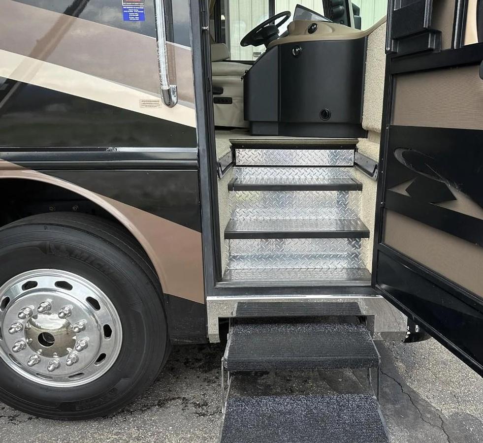 Used 2003 Fleetwood Revolution 40C