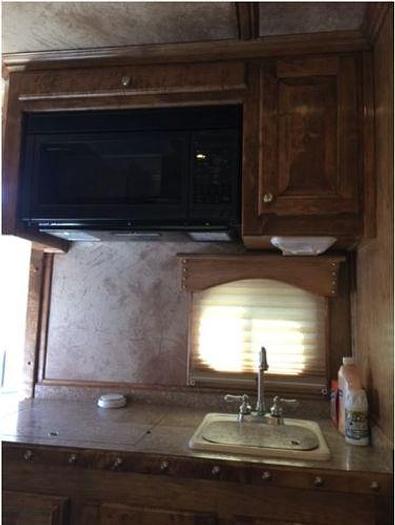 Used 2007 Hart Ultimate Horse Trailer With Living Quarters