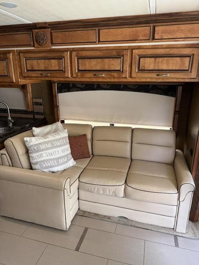 Used 2012 MONACO KNIGHT 40DT