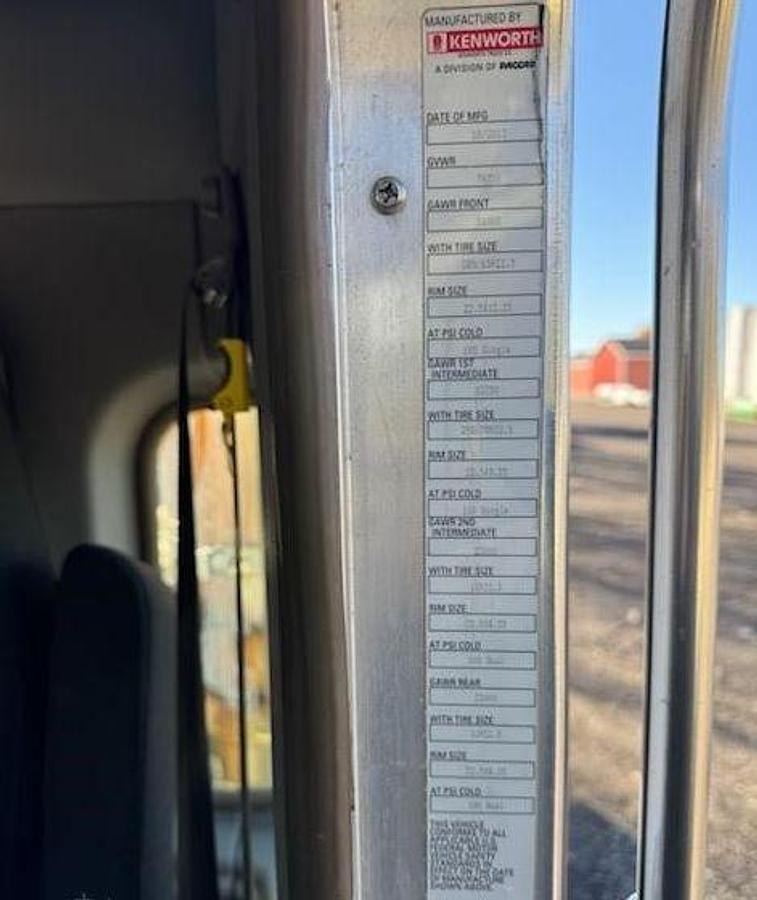 Used 2014 Kenworth T800 Day Cab