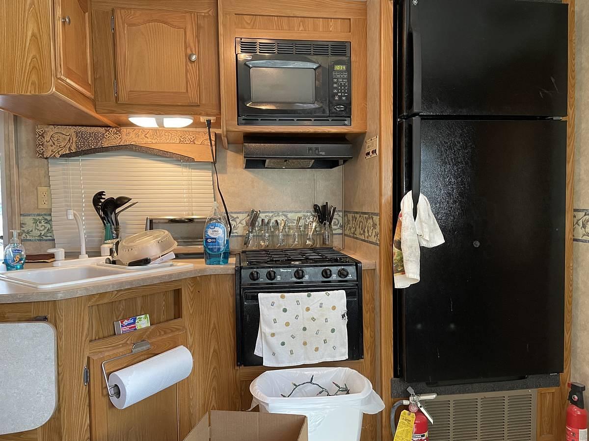 Used 2008 Thor Freedom Spirit 37Q Travel Trailer