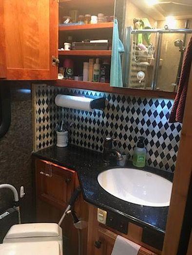 Used 2007 Fore Travel Phenix 45.