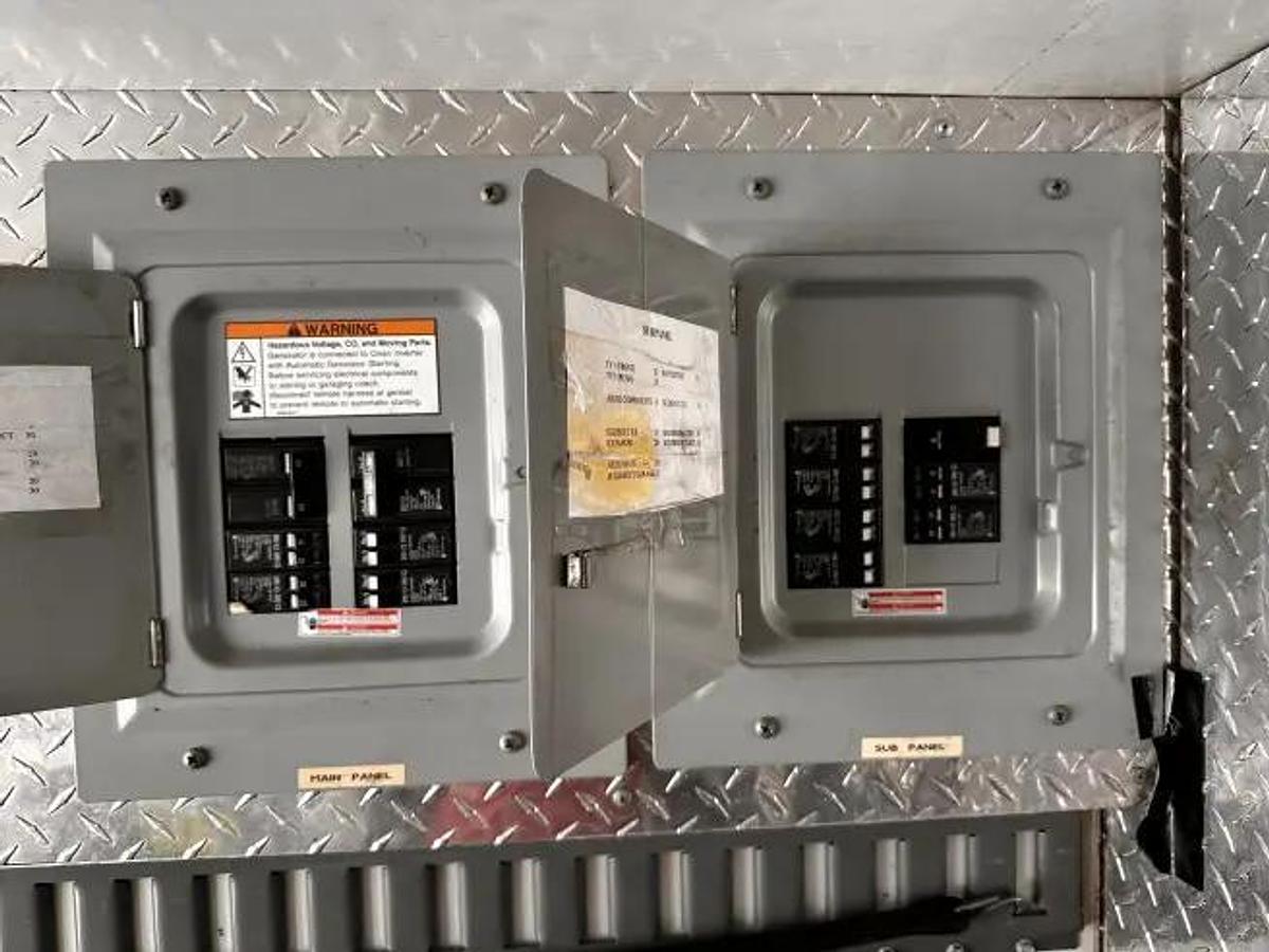 Used 2005 Kingsley Custom Coach