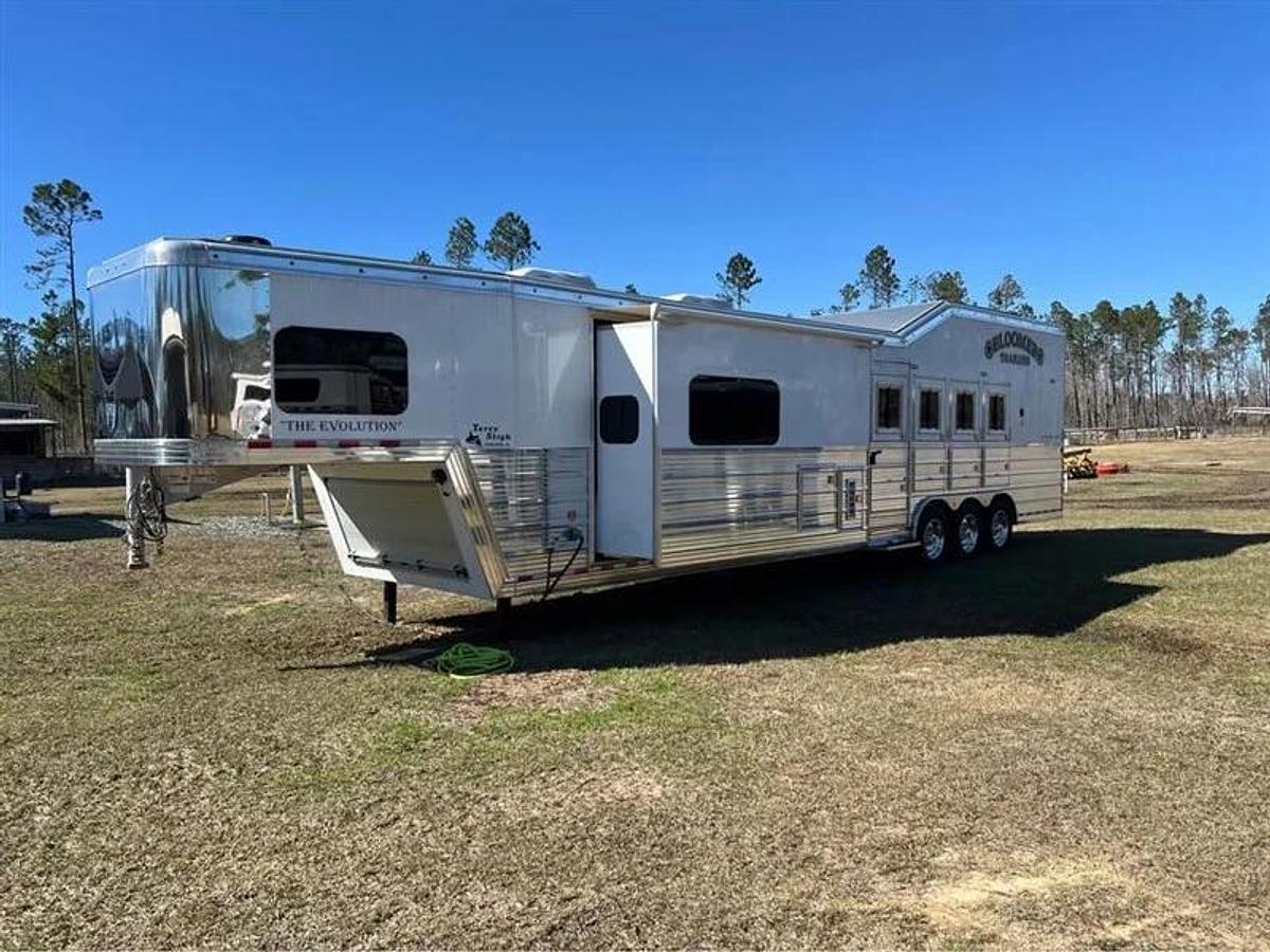 Used 2024 Bloomer 4 Horse