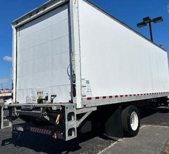 Used 2016 Freightliner Business Class M2 100