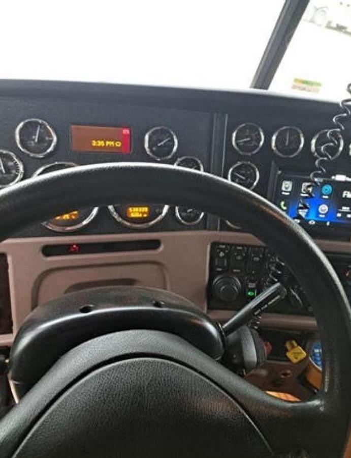 Used 2020 Peterbilt 389 Sleeper Truck