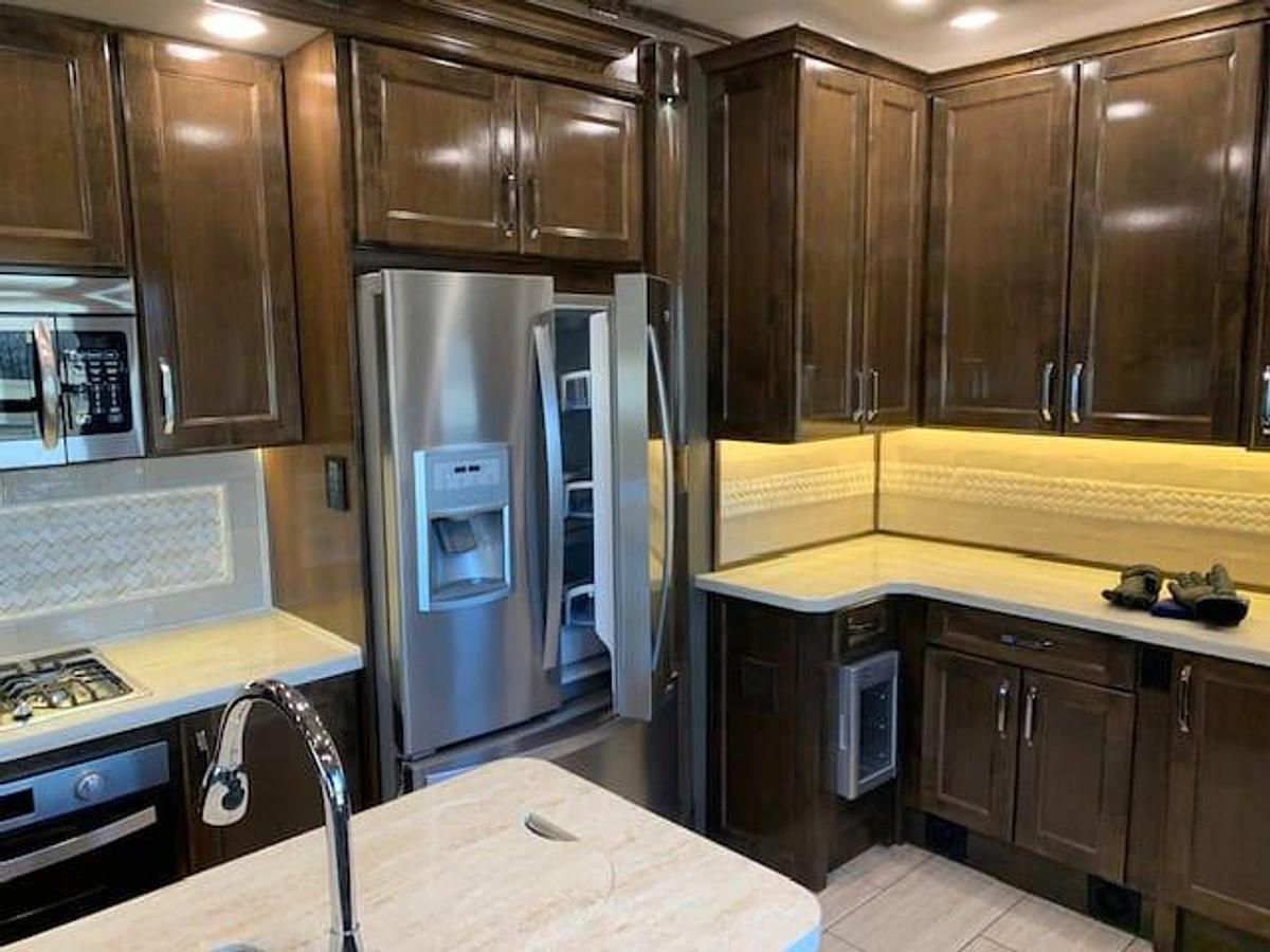 Used 2018 VanLeigh Beacon 39GBB Fifth Wheel