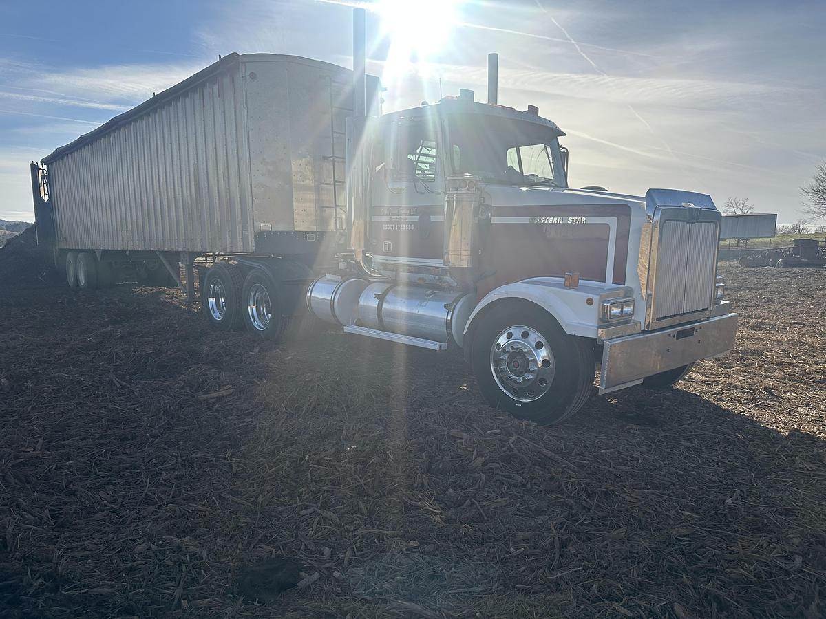 Used 2021 Western Star 4964 Day Cab