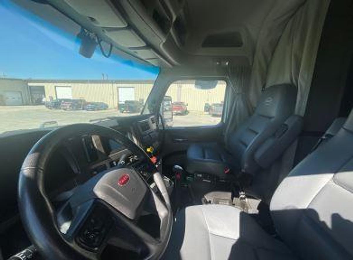 Used 2023 Peterbilt 567