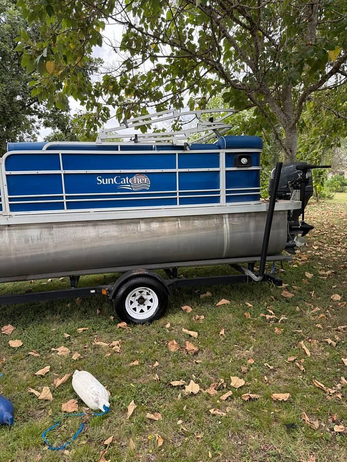 Used 2014 Sun Catcher G3 Pontoon – Yamaha 90 HP 4-Stroke – 500 Hours – Trolling Motor