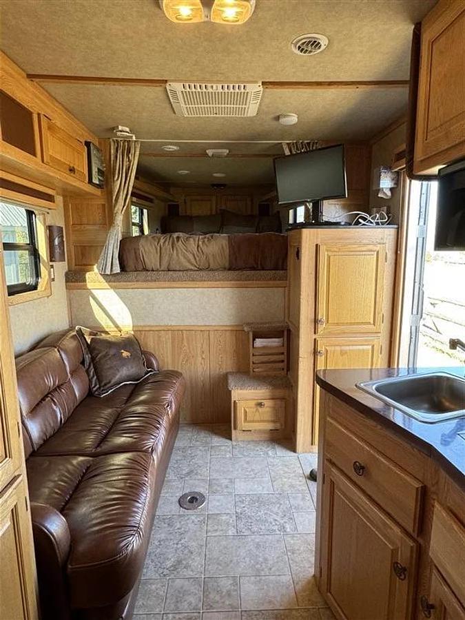 Used 2006 Kiefer Built Evolution 4 Horse
