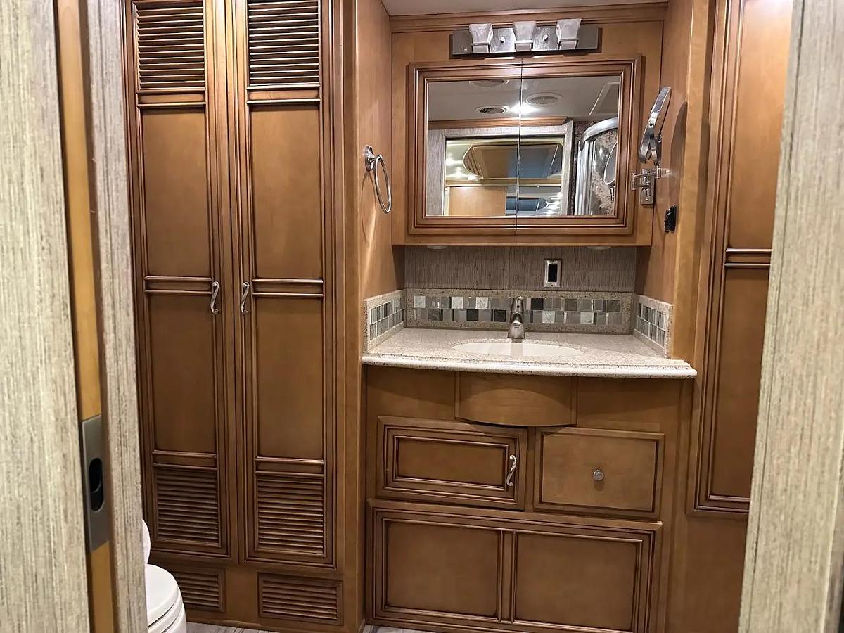 Used 2015 Newmar Ventana 4002