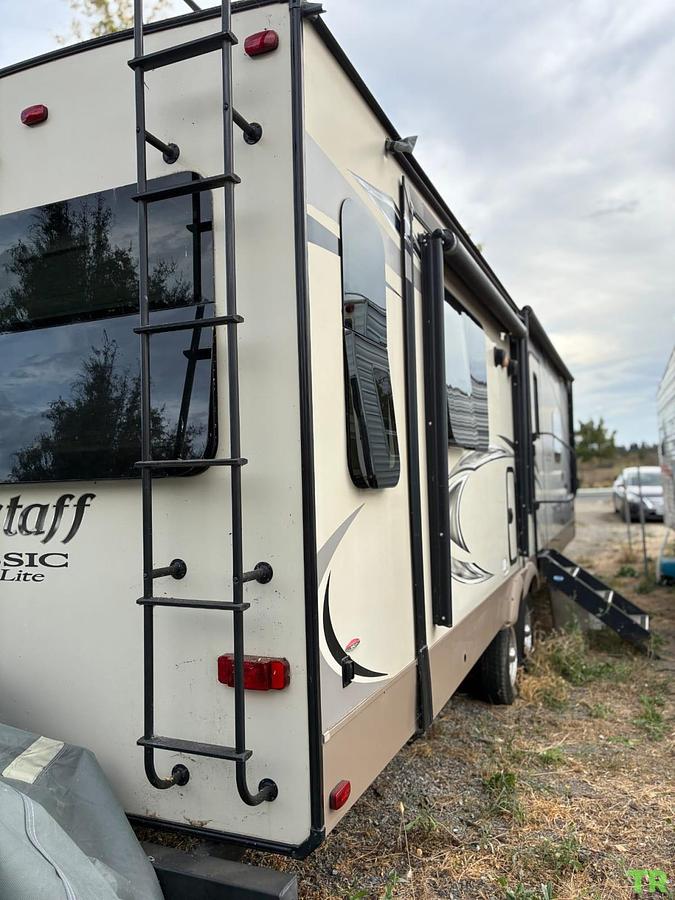 Used 2018 Flagstaff Superlite
