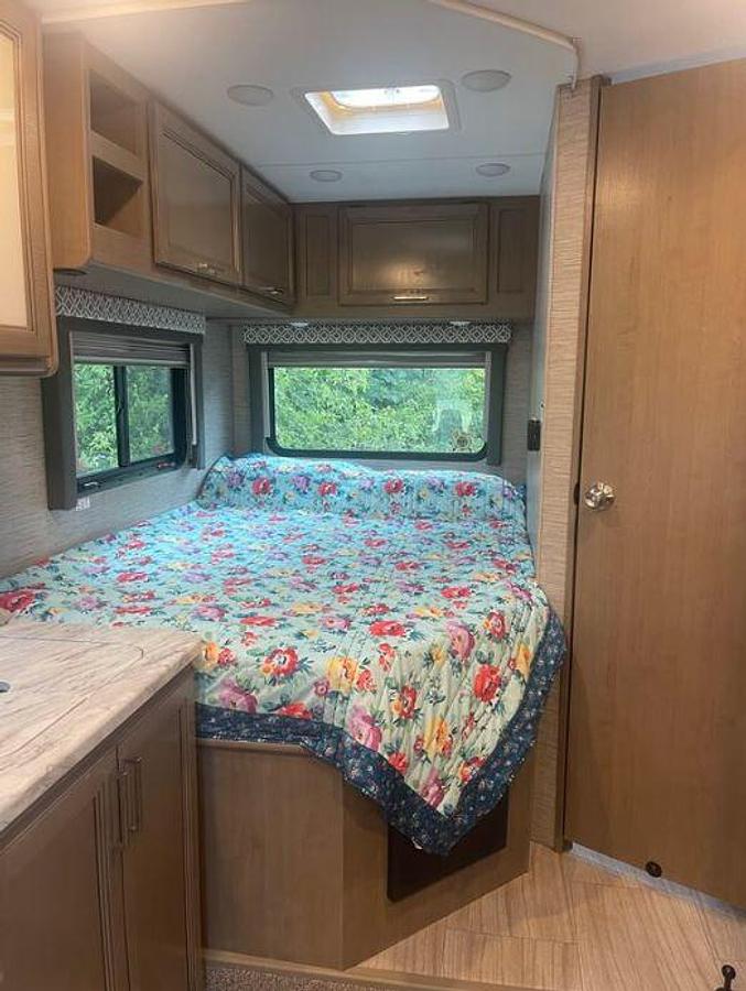 Used 2022 Thor Motor Coach Coleman 23CM Class C Motorhome