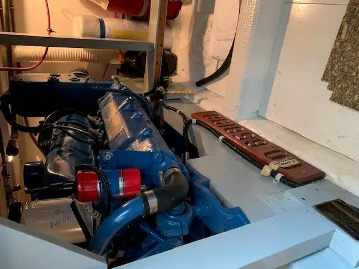 Used 1972 Chris Craft Commander 42ft